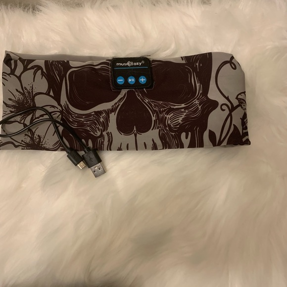 SOLD ON MERCARI • Musicozy wireless headband - Picture 4 of 12
